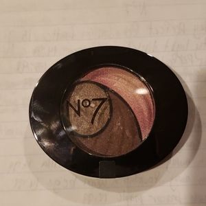 Stay perfect trio eyeshadow pallete